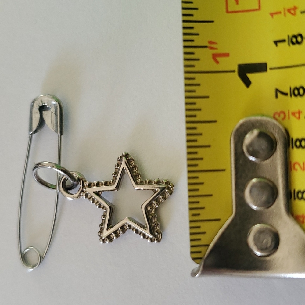 Star Charm - Picture 3 of 3